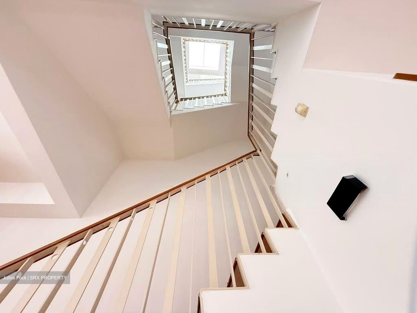 Mimosa Terrace (D28), Terrace #558045321